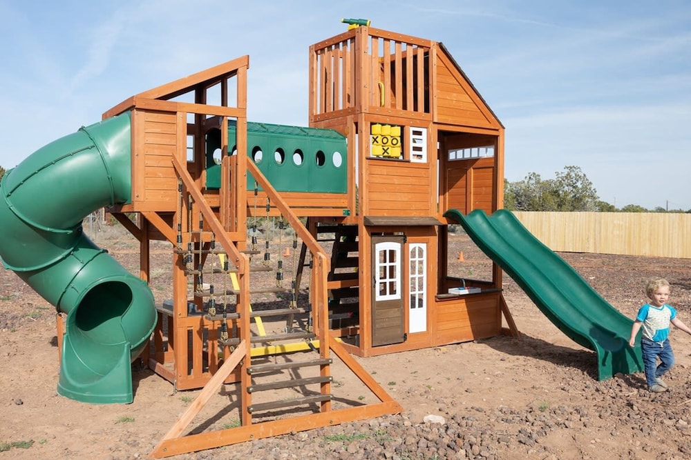Grand Canyon Adventure Base 4BR Home With Games