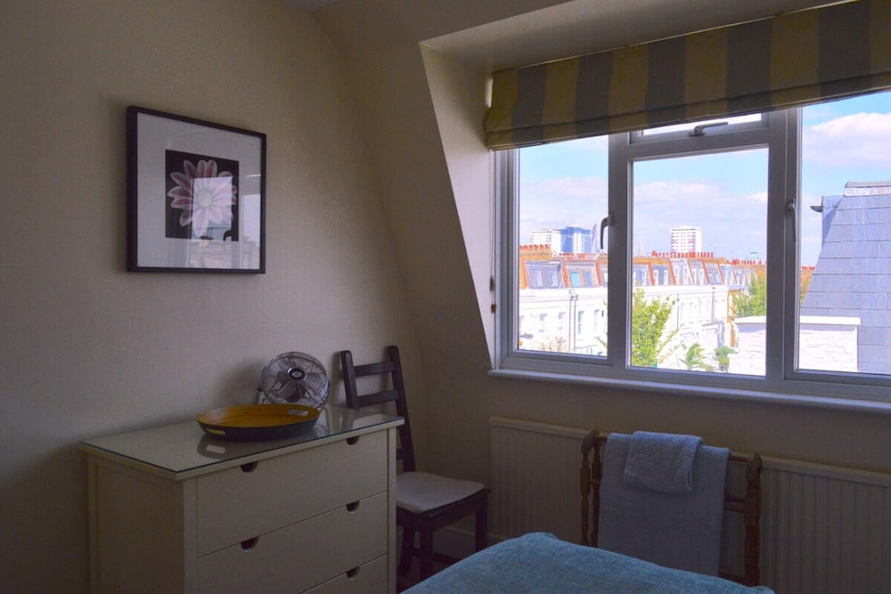 Lovely Top Floor Flat in Leafy Fulham