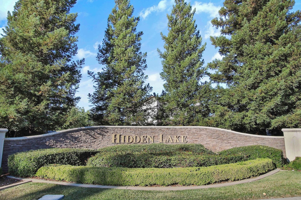 3 Mi to Main St Tracy: Homey Retreat w/ Game Room!