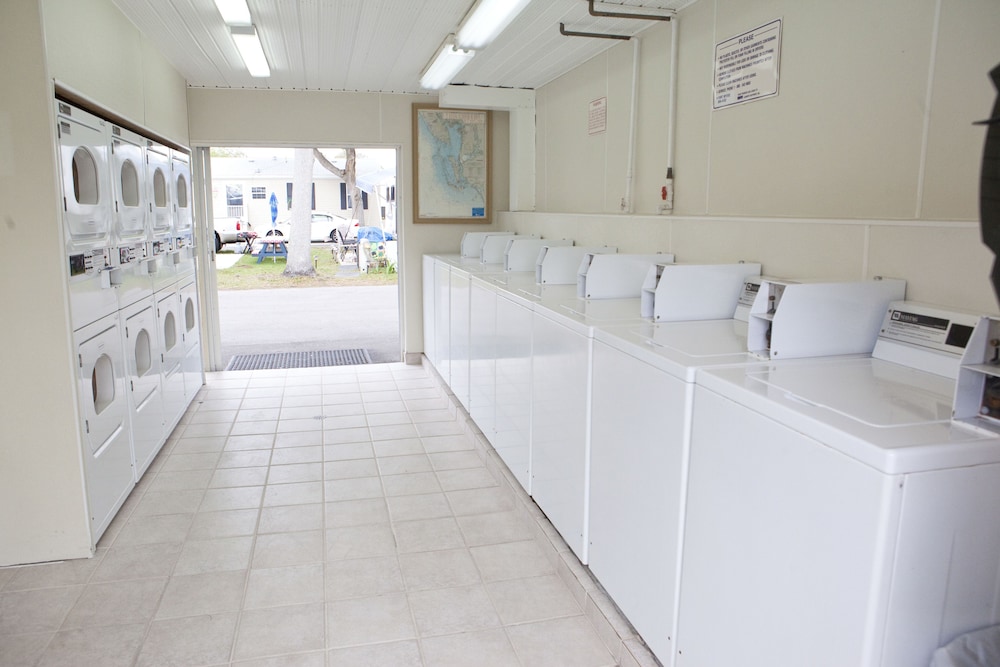 Groves RV Resort