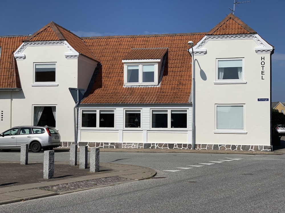 Hotel Strandby Badehotel - Image 1