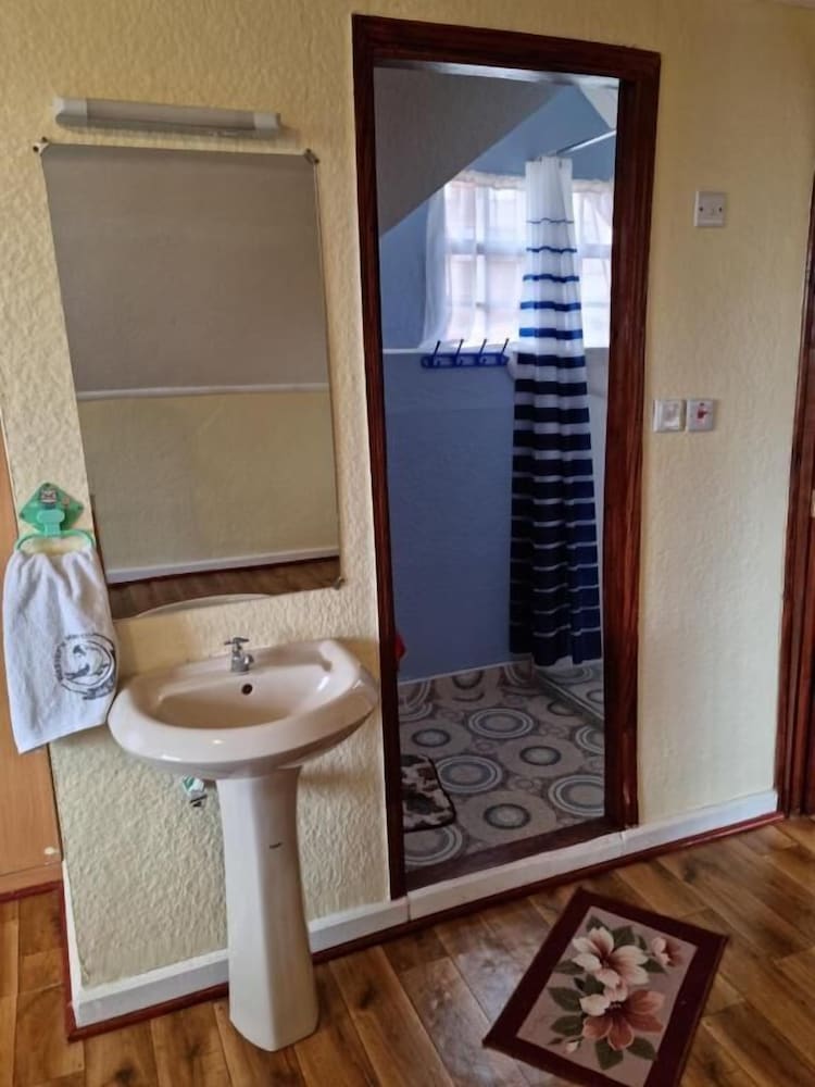 Lux Suites Weavers Haven Guest House