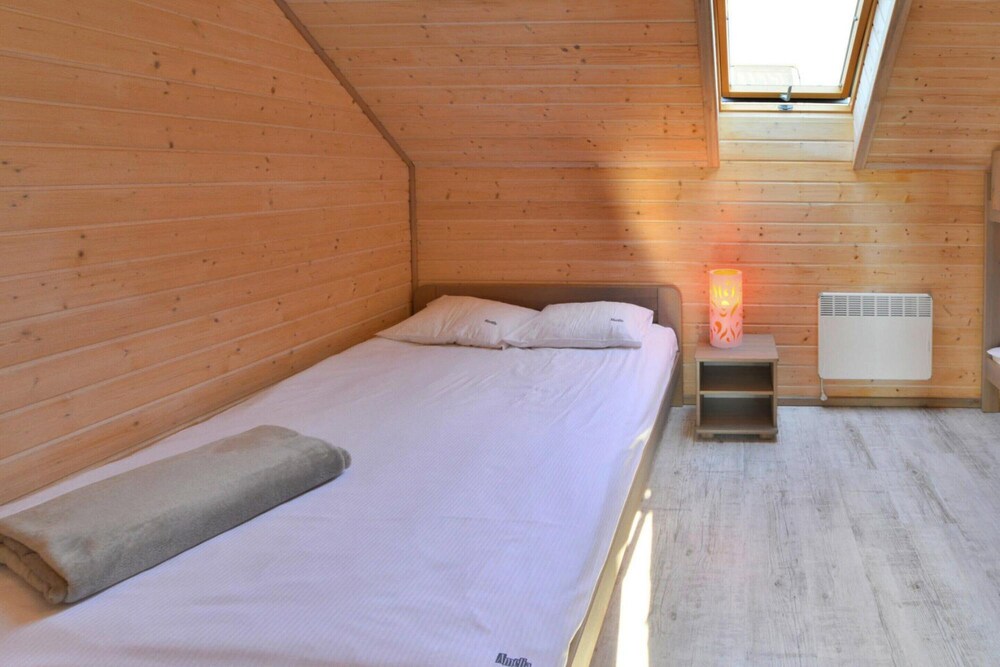Holiday Homes Near the Beach, Sauna, Whirlpool