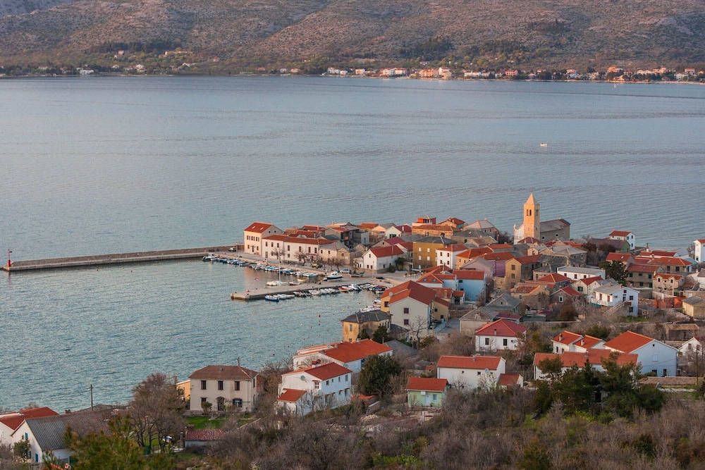 Cozy Apartments in Zadar With Sea and Mountain Views