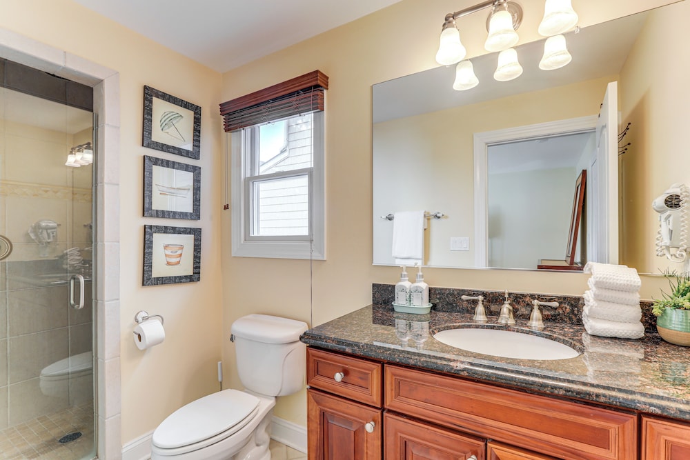 Steps to Shore: Spacious Atlantic City Retreat!