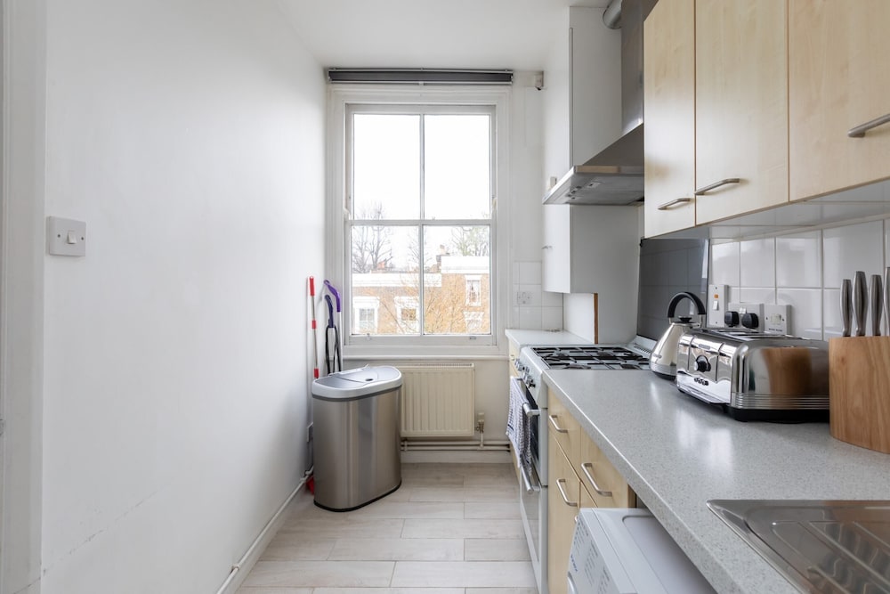 Light & Central 1BD Flat - Dalston