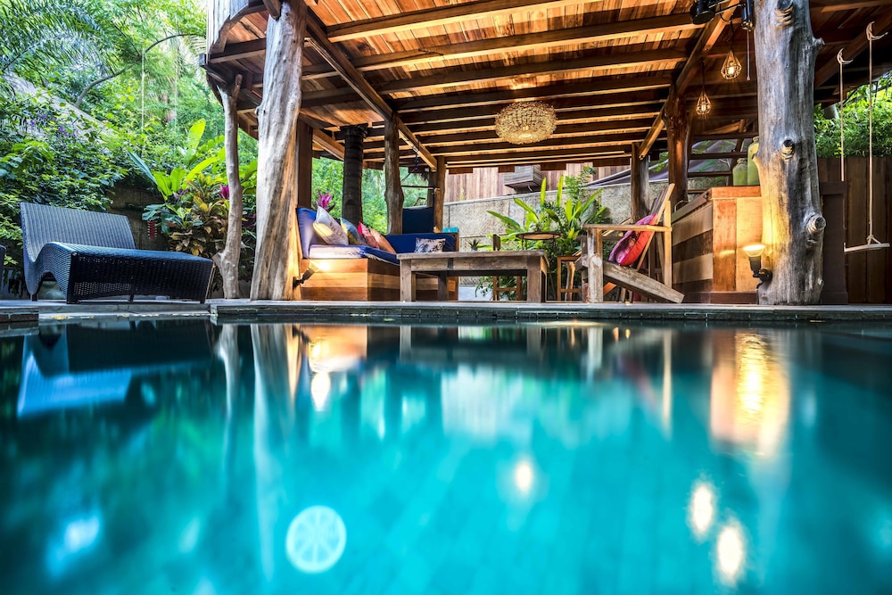 Gili Treehouses