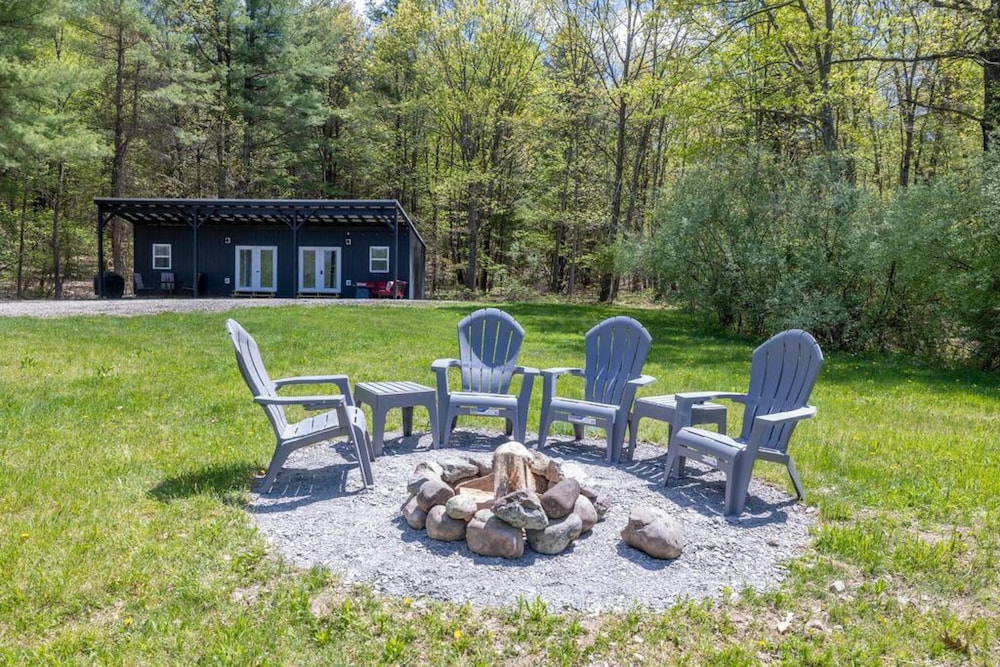 Tiny House 2 5 hrs NYC and Boston Waterfront Wifi view 4