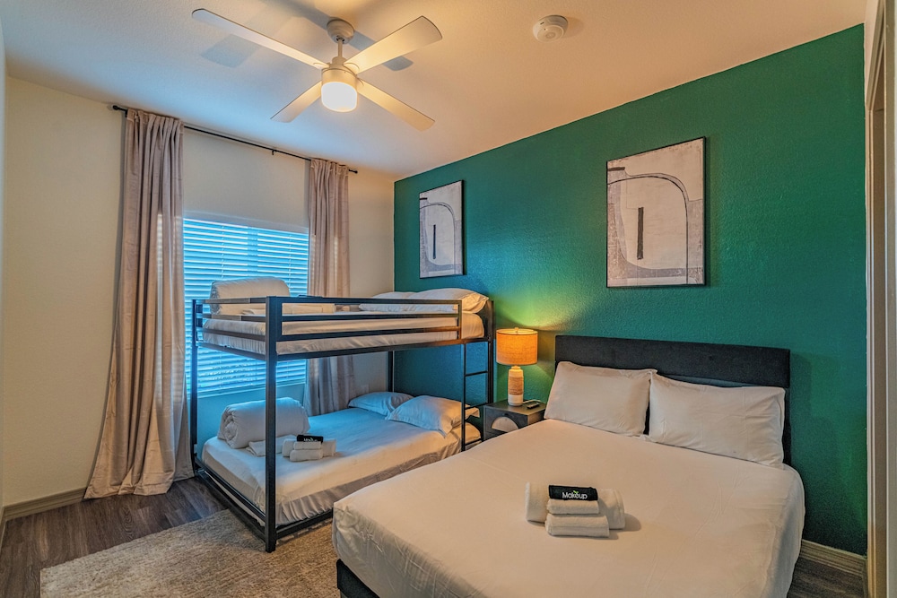 ROVE LIVING/KL - Cardinal 95