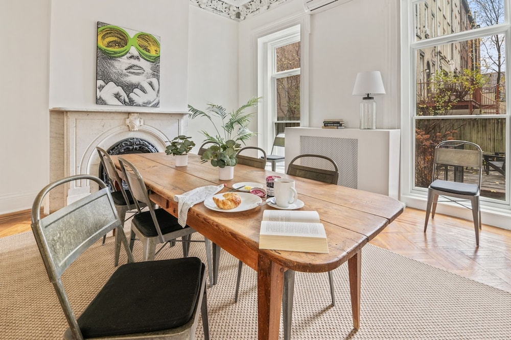 Adelphi I 3BR Ft Greene w Backyard Patio Porch