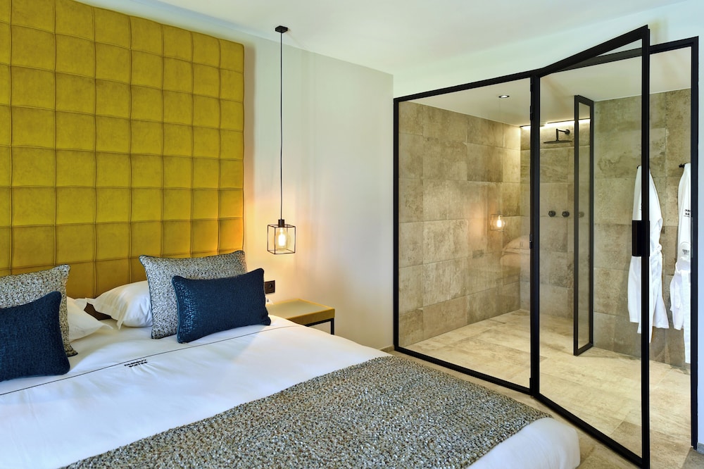 Luxury Villa Retreat at Durbuy Suites for 12 Pers