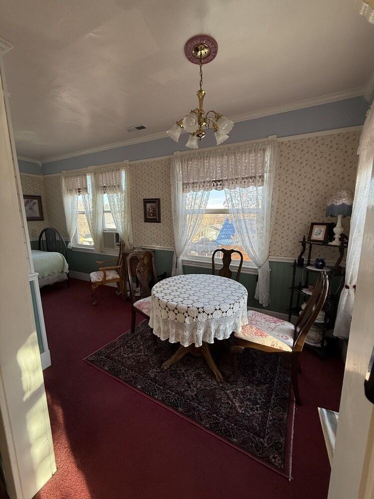 Roseberry House Bed & Breakfast