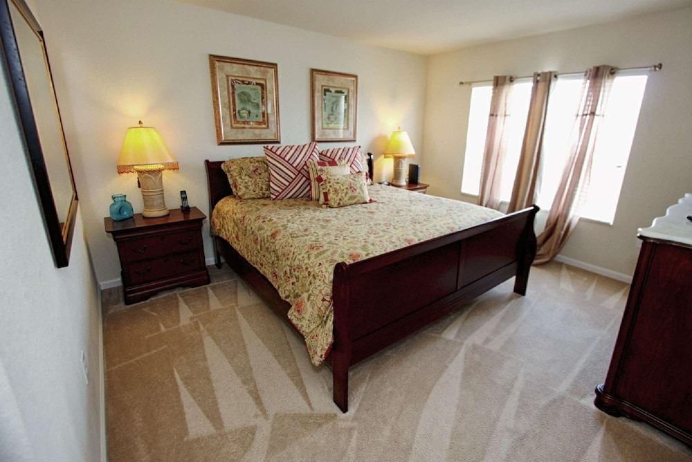 2633 Trafalgar Village - Image 3