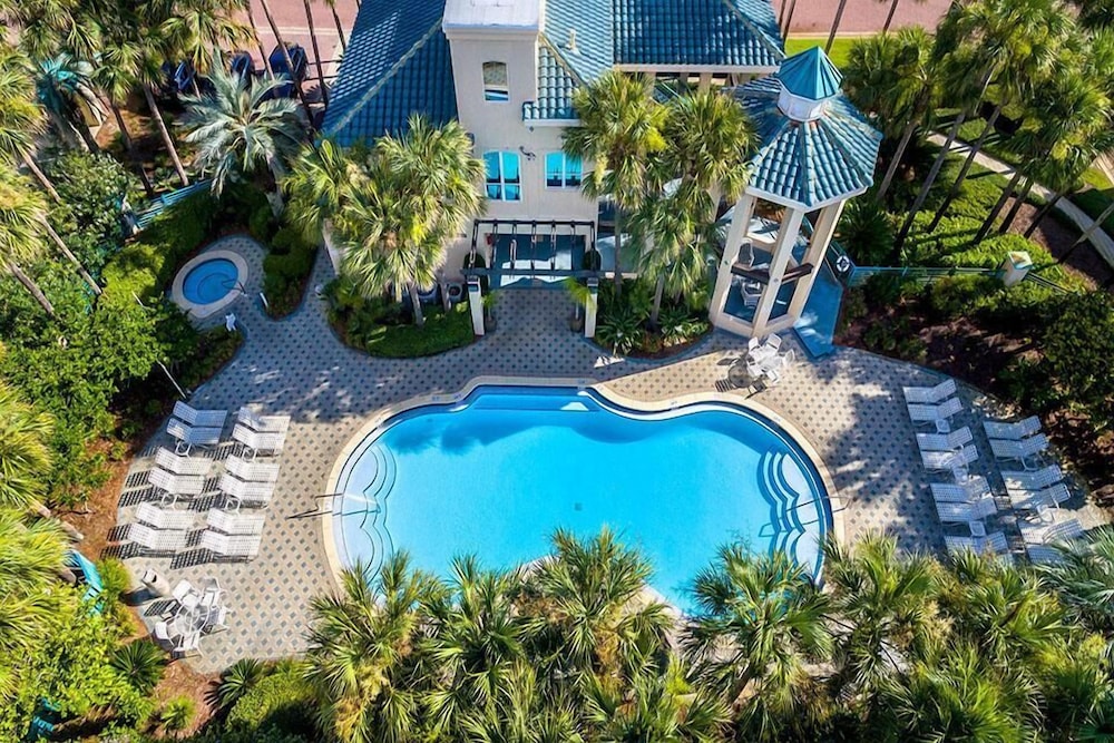 Emerald Enchantment 4 Bedroom Holiday Home by Five Star Properties
