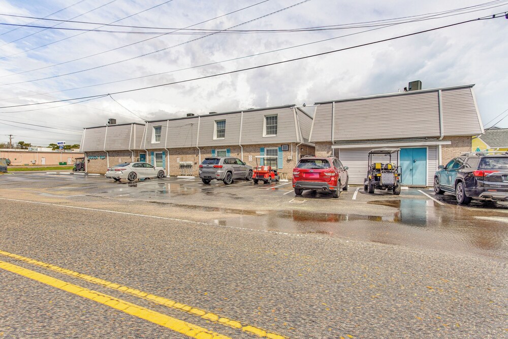 4 Blocks to Ocean: North Myrtle Beach Condo