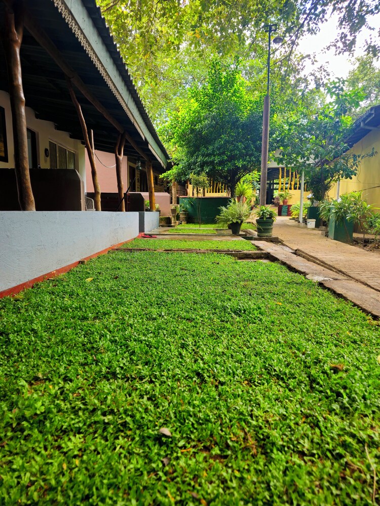 Udawalawe Safari VIllage By Plateeno