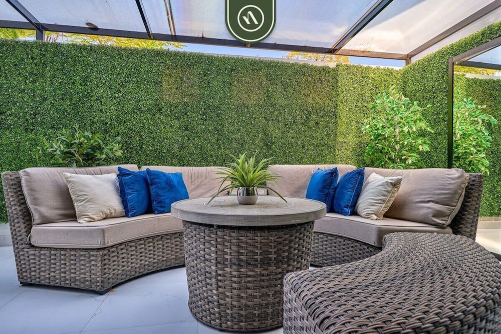 Modern 2BR Condo in Old Town - Private Terrace