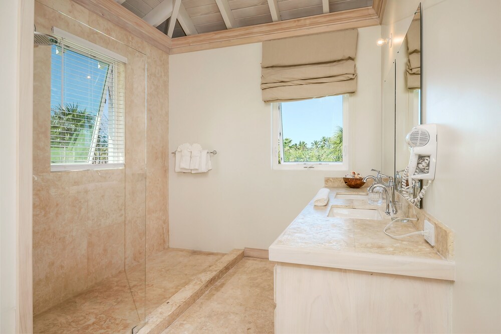 Eleuthera Vacations - Wild Orchid 4 Bedroom Home - Property Image 4
