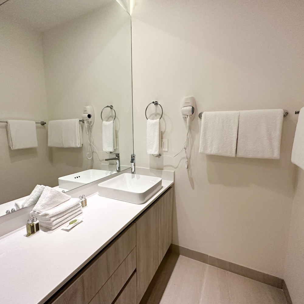 Brand New 6 Bedroom Penthouse