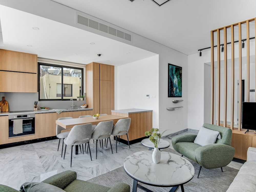 Sanders Olive - Cute 2-bdr Apt With Shared Pool