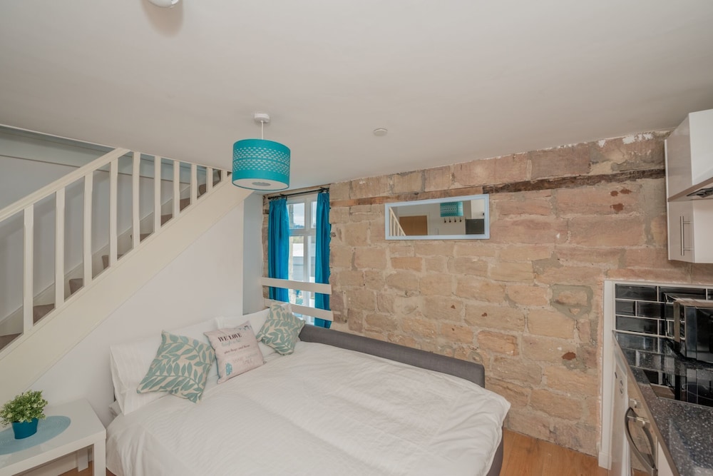 Kirkstall Bridge Apartments - 26