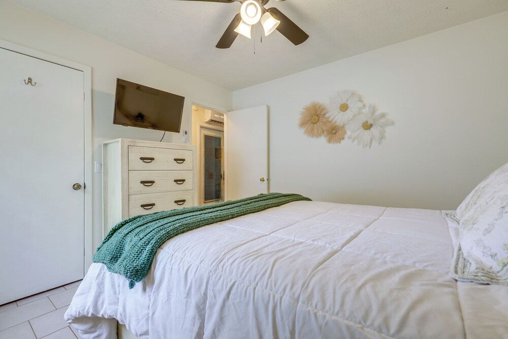 1/2 Mi to St. Lucie River: Treasure Coast Home