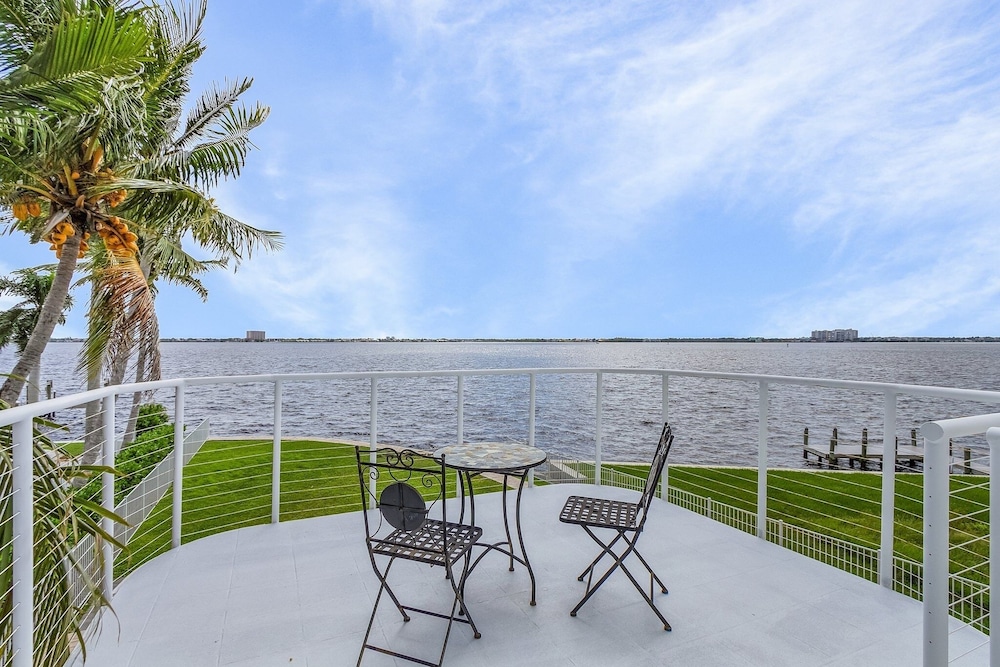 5317 Nautilus Dr 4 Bedroom Home by RedAwning view 5