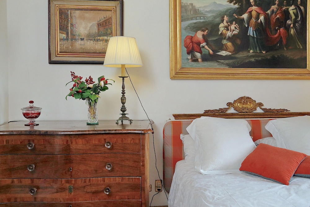 Palazzo Palermo Near the Roman Forum the Perfect Family Oasis in Rome