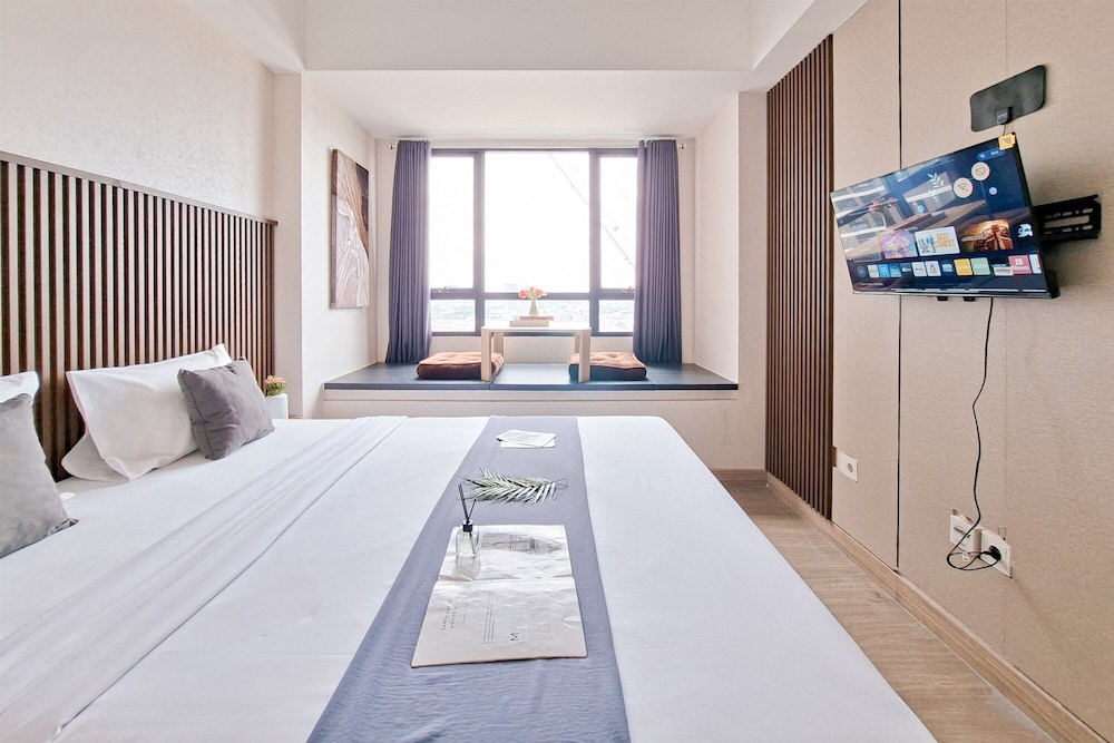 Modern Look Studio At Apartment Collins Boulevard