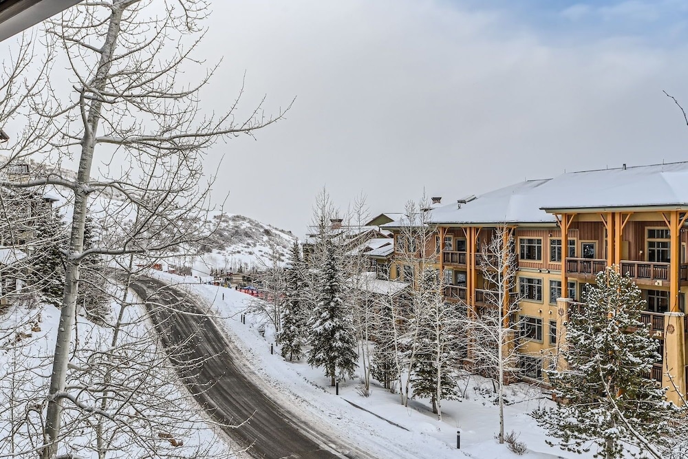 Strand Haus Ski In Ski Out At Canyons 2 Bedroom Condo