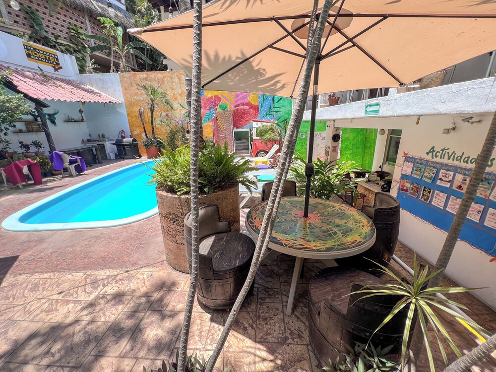 ITH Sayulita Amazing Surf Hostel