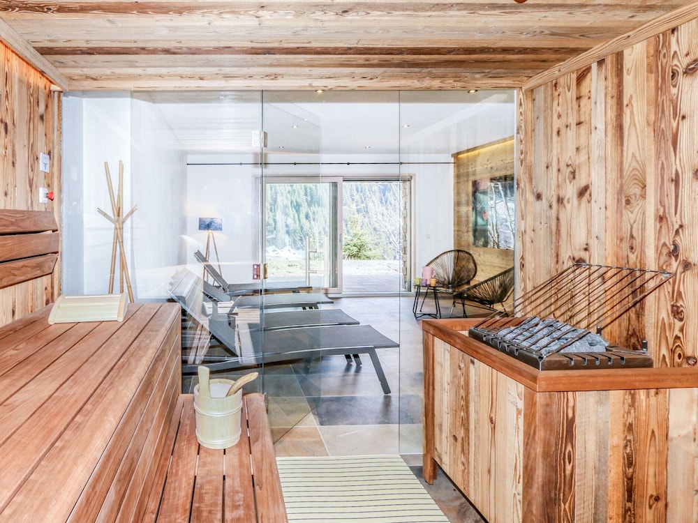 Chalet in Saalbach With Panoramic Sauna