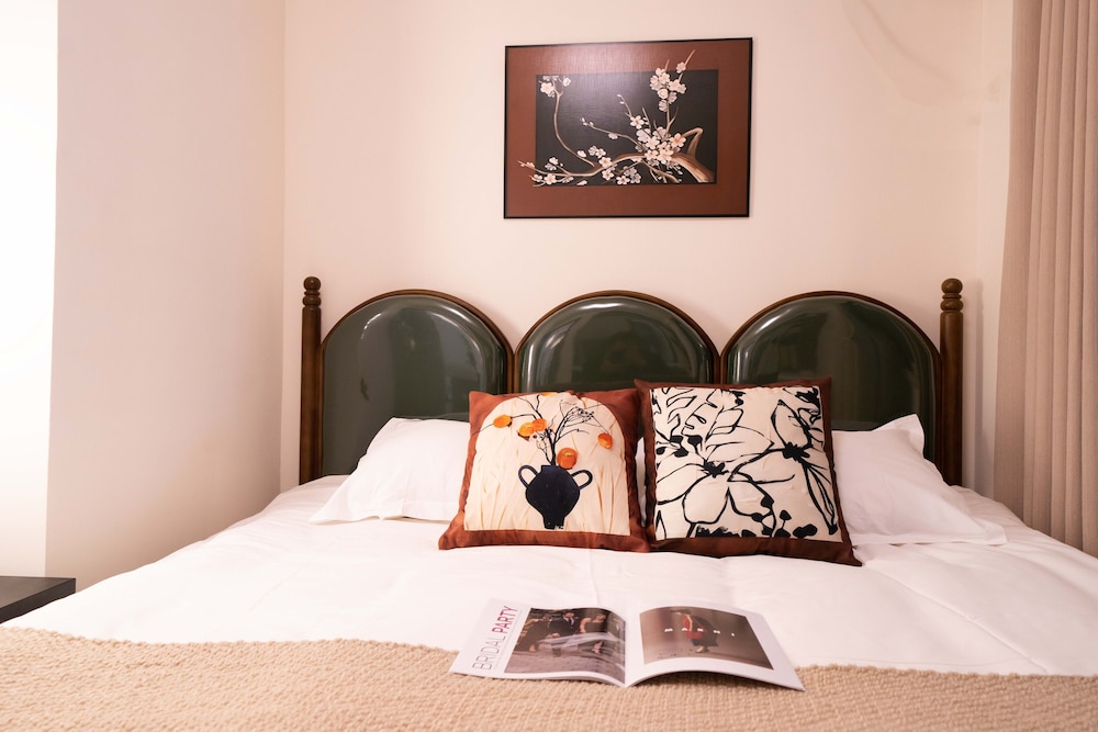 Book and Bed-People's Square