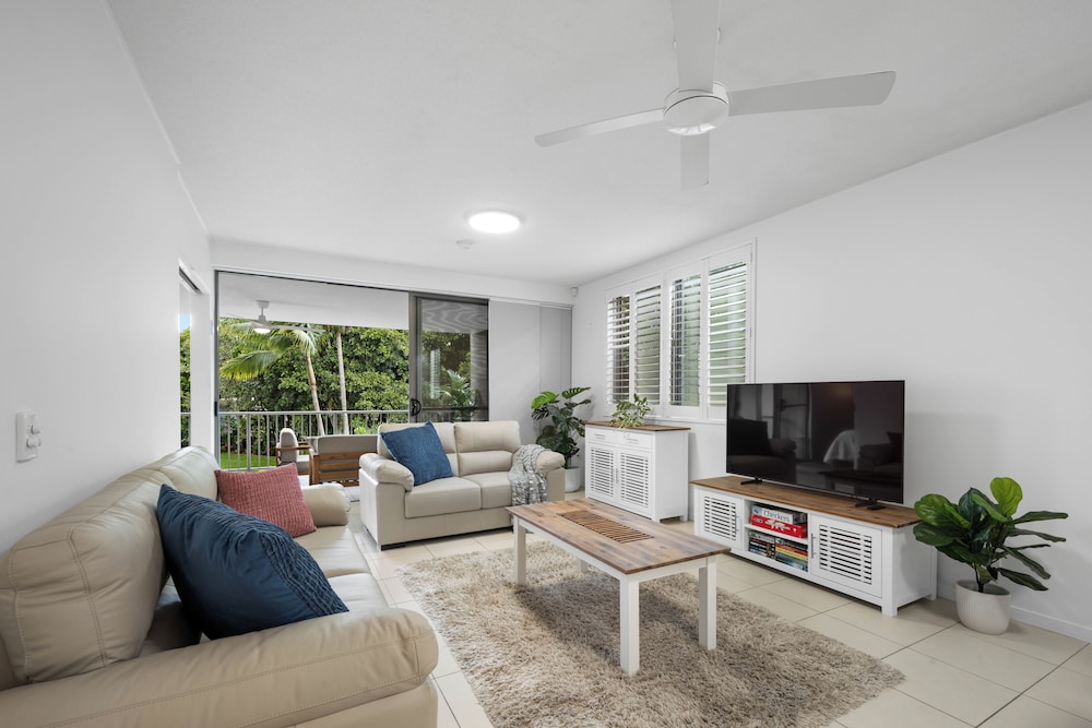 Pool View 3-Bed Oasis in Drift Resort