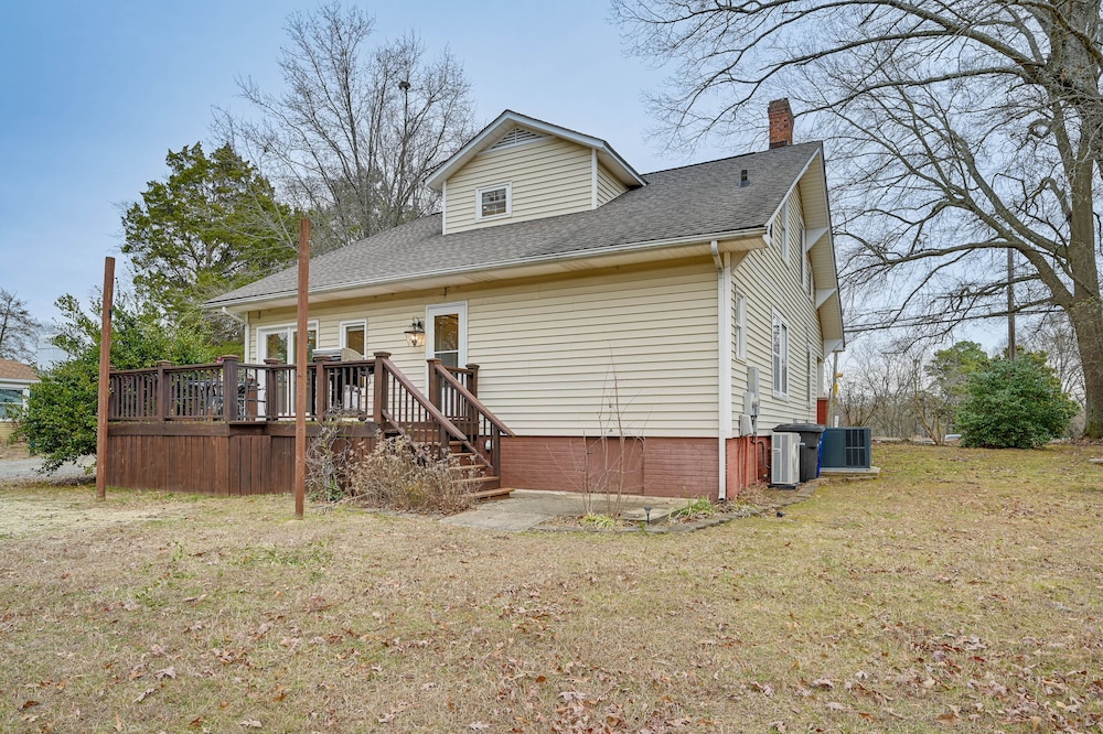 Spacious Salem-winston Home w/ Deck!