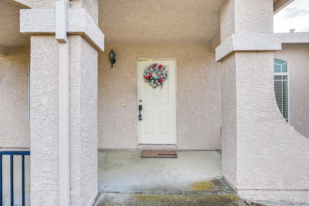 17 Mi to Napa: Spacious Vallejo Family Home!