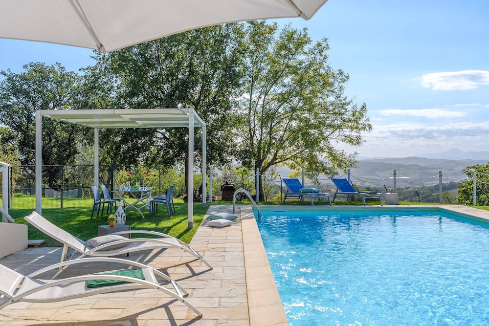 Casale Partemio 8 Marche Holiday Villas