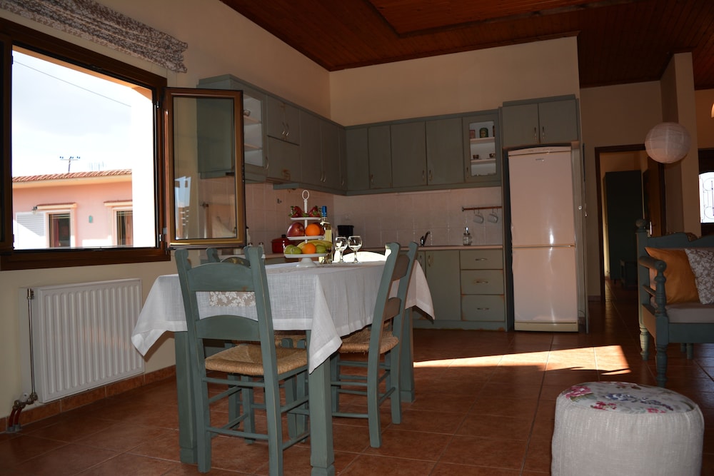 Elianthos Villa