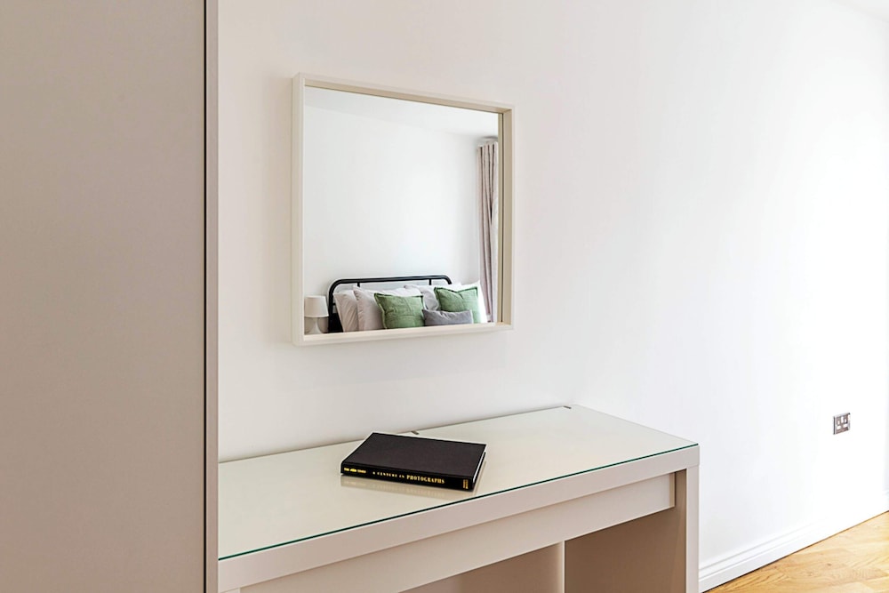 Bright Battersea Apartment