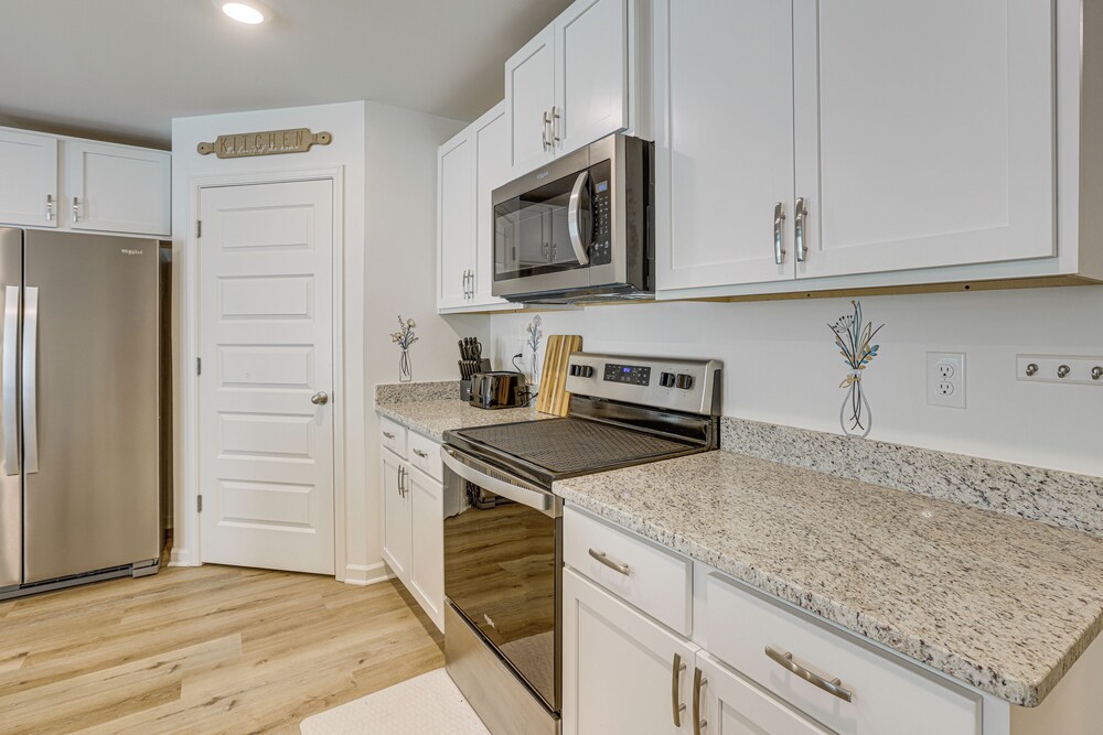 Bama Game Day Base: Newly Built Home Near UA!