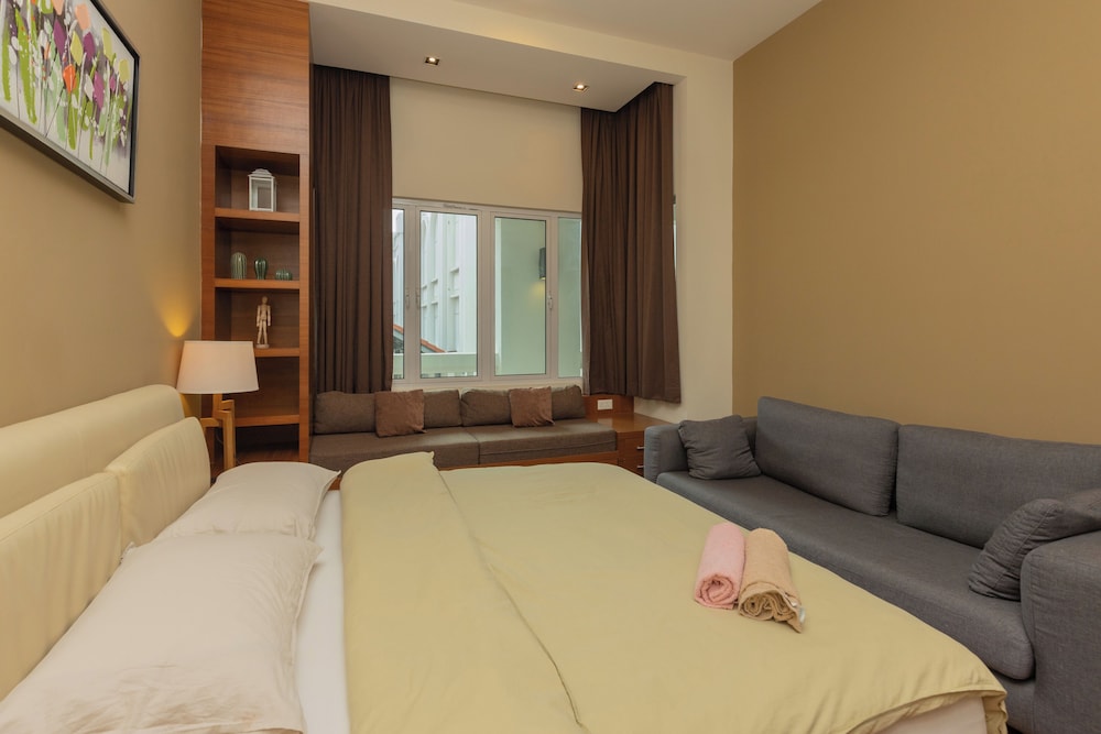 Straits Quay Waterside Suites