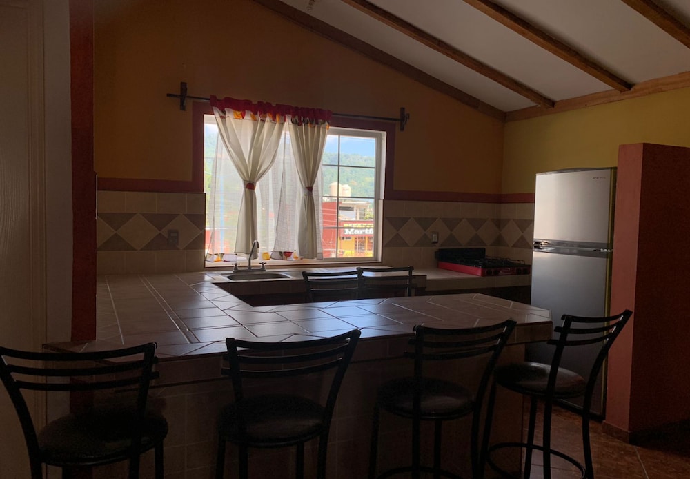 Hotel & Suites Cerro Rojo
