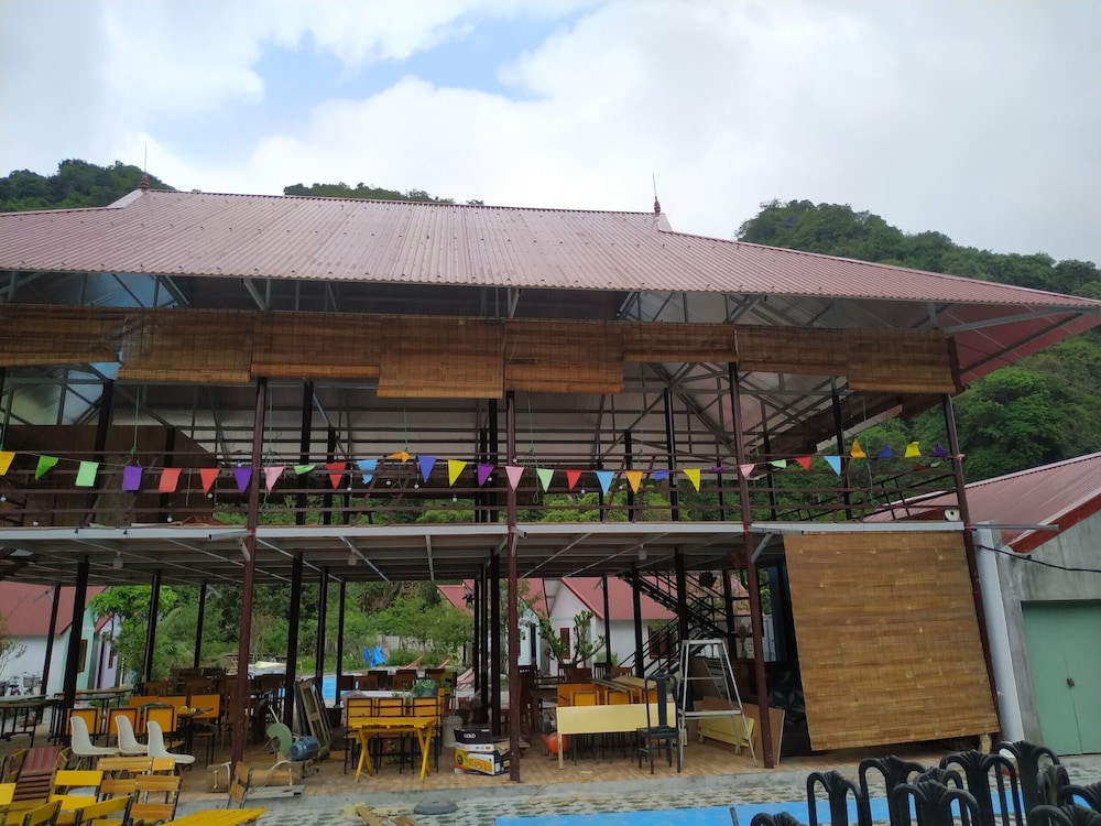 Occult Lan Ha Farmstay Mt view 2