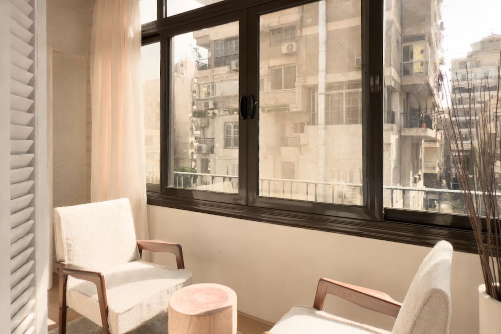 Xuru Stays I The 2bdr Crimson Crib @ The Heart Of Heliopolis