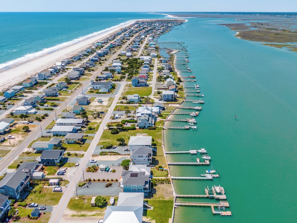 Channel 6 by Topsail Realty
