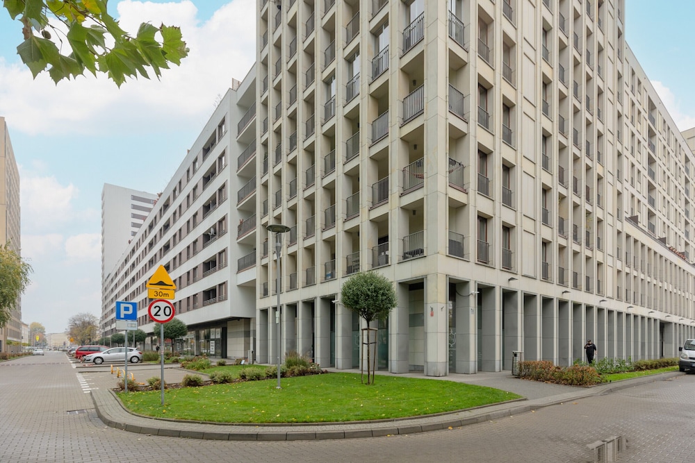 Warsaw Apartment With Parking by Renters view 5