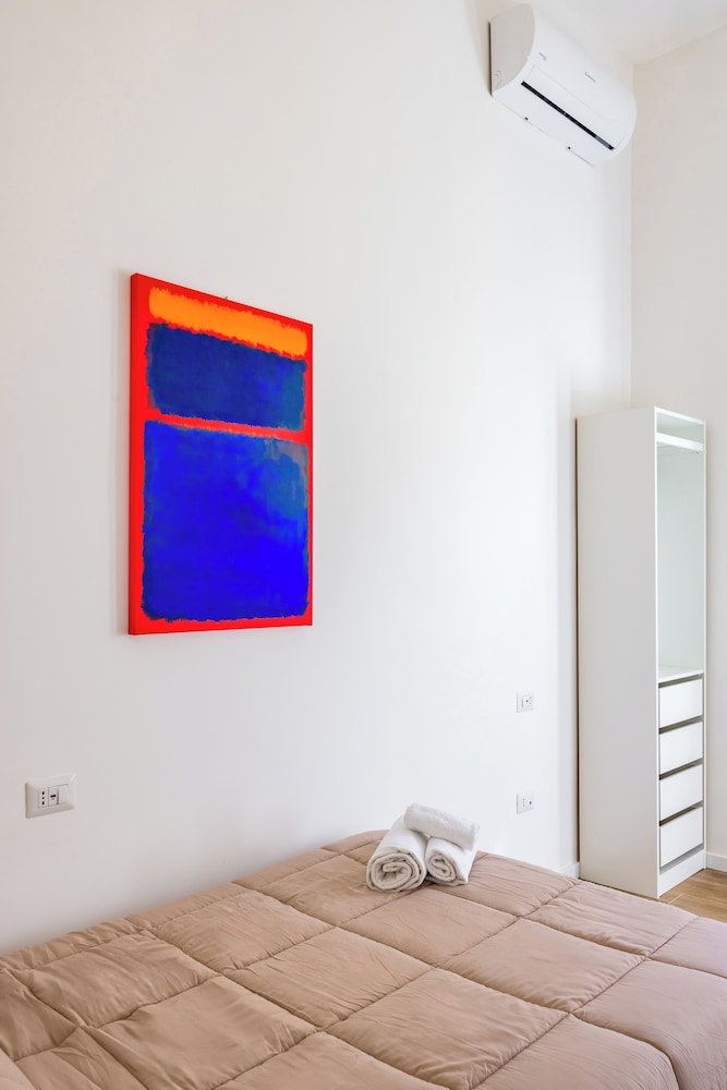 Sunny Panoramic Apartment by Napoliapartments