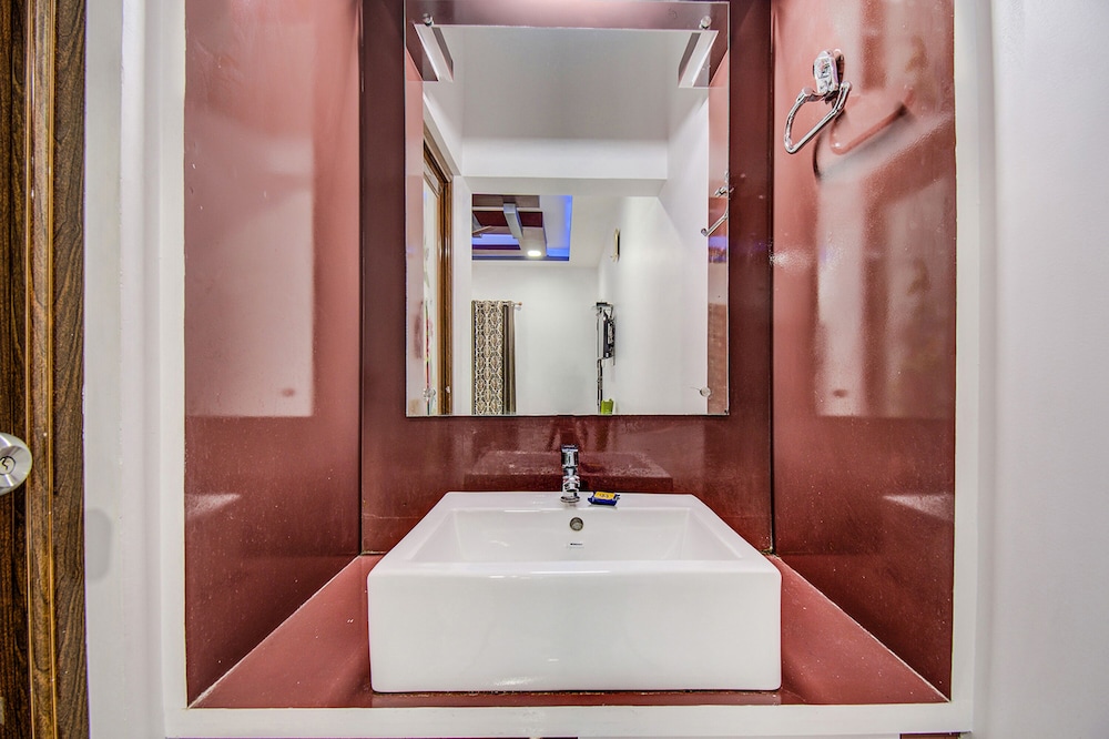 Fabhotel Ayodhya Comforts