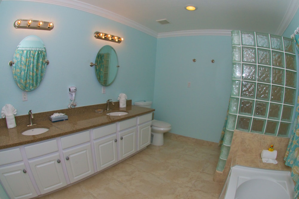Compass Point Dive Resort - Photo 8