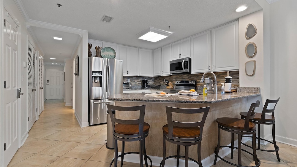 The Enclave #1006 by Southern Vacation Rentals